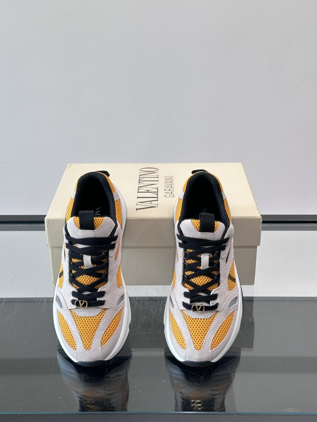 VALENTINO华伦天奴 GARAVANI DEMIVEE 条纹嵌饰网眼织物低帮运动鞋侧面 VLOGO SIGNATU