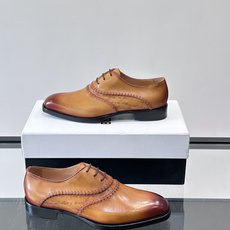Berluti/布鲁提高端真皮大底正装皮鞋,采用进口牛皮鞋面 柔软有型,手工改色工艺,低调奢华气质,舒适透气版型,小牛皮 Berluti/布鲁提高端真皮大底正装皮鞋,采用进口牛皮鞋面 柔软有型,手工改色工艺,低调奢华气质,舒适透气版型,小牛皮