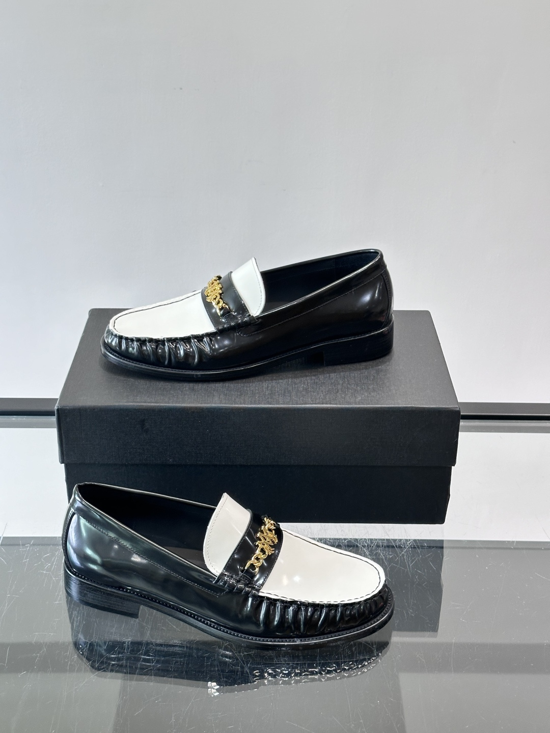 AMIRI MA Chain Gold Logo Loafers