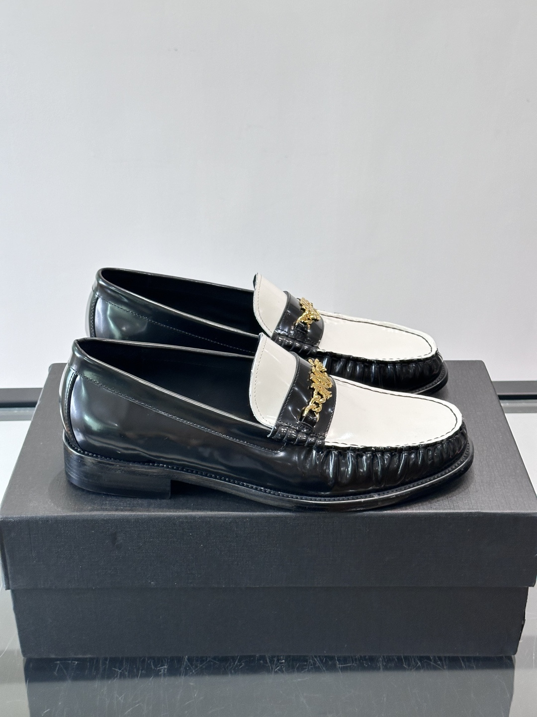 AMIRI MA Chain Gold Logo Loafers
