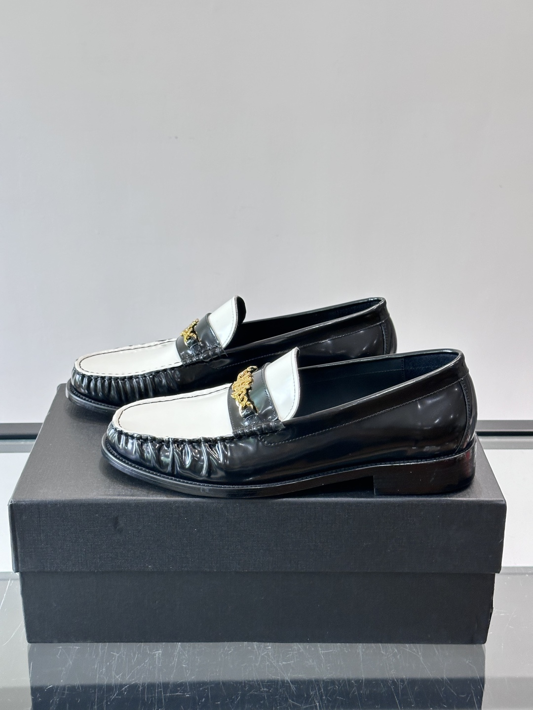 AMIRI MA Chain Gold Logo Loafers