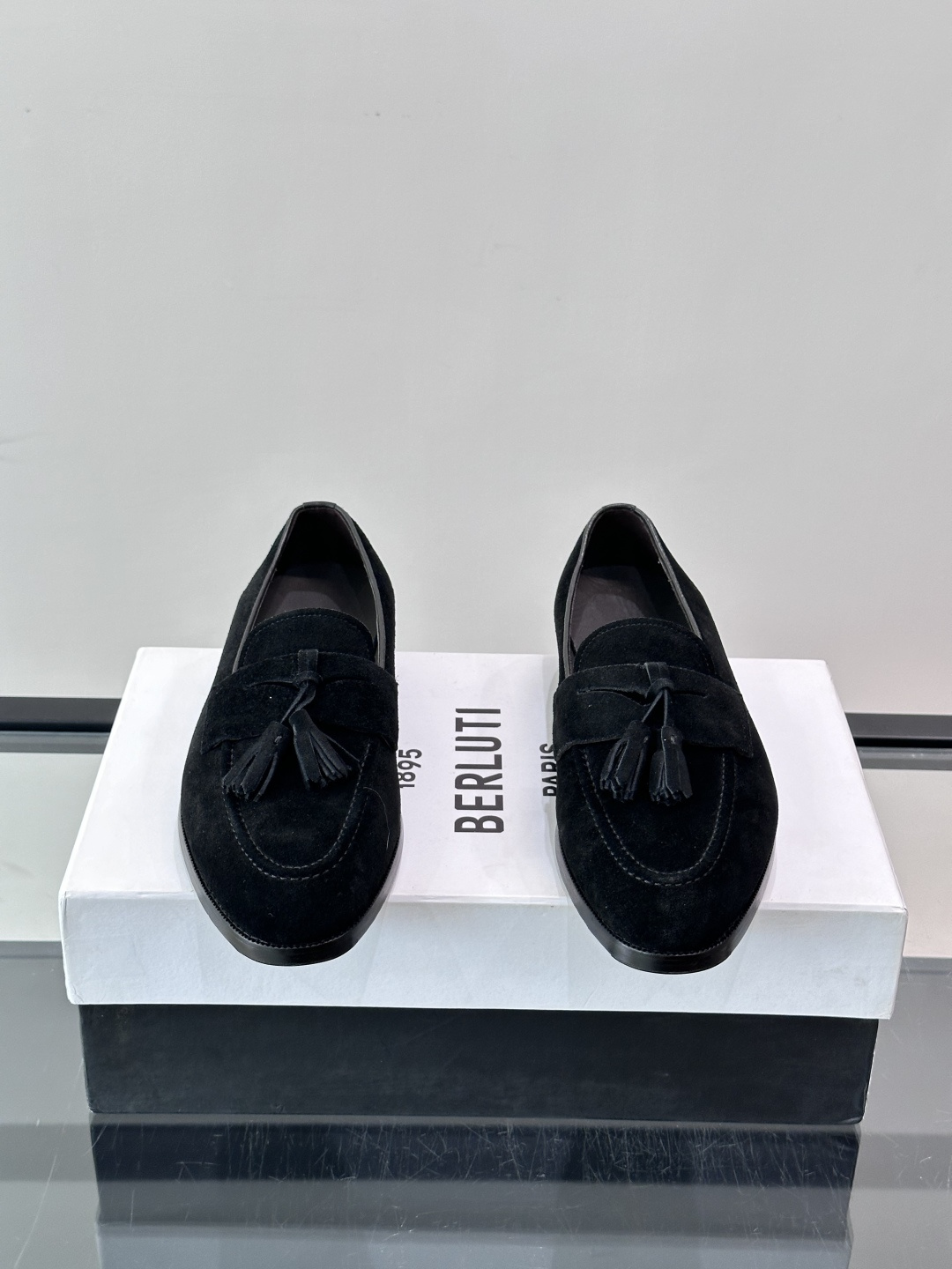 Berluti/布鲁提高端真皮大底正装皮鞋，采用进口牛皮鞋面 柔软有型，手工改色工艺，低调奢华气质，舒适透气版型，小牛皮