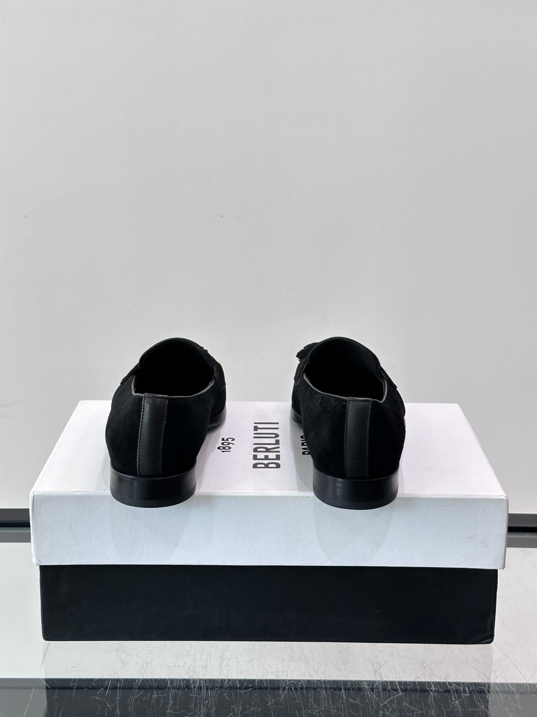 Berluti/布鲁提高端真皮大底正装皮鞋，采用进口牛皮鞋面 柔软有型，手工改色工艺，低调奢华气质，舒适透气版型，小牛皮