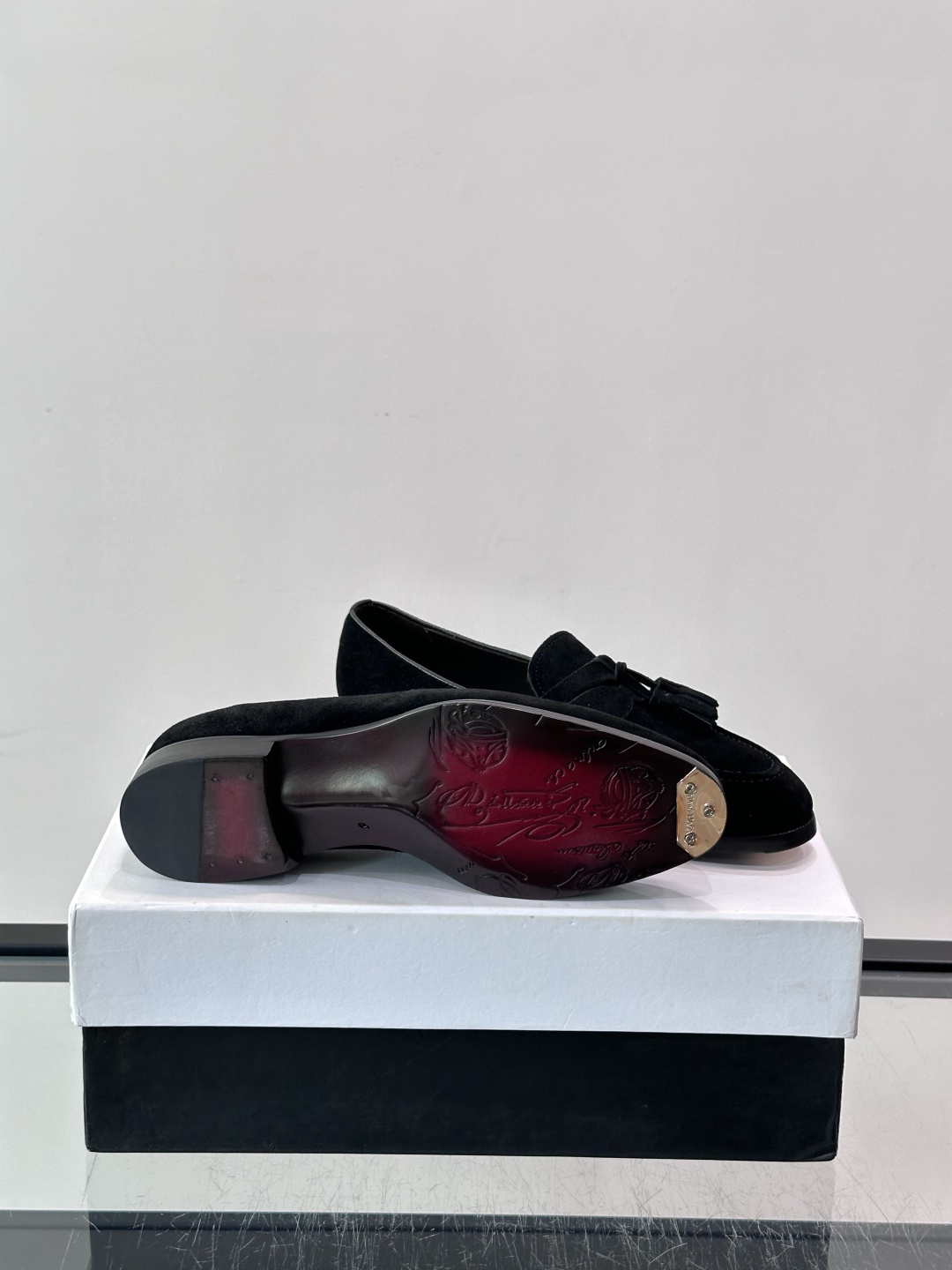 Berluti/布鲁提高端真皮大底正装皮鞋，采用进口牛皮鞋面 柔软有型，手工改色工艺，低调奢华气质，舒适透气版型，小牛皮