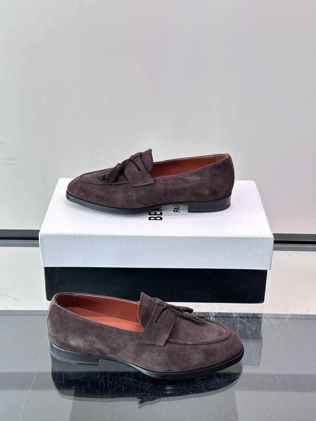 Berluti/布鲁提高端真皮大底正装皮鞋,采用进口牛皮鞋面 柔软有型,手工改色工艺,低调奢华气质,舒适透气版型,小牛皮 Berluti/布鲁提高端真皮大底正装皮鞋,采用进口牛皮鞋面 柔软有型,手工改色工艺,低调奢华气质,舒适透气版型,小牛皮