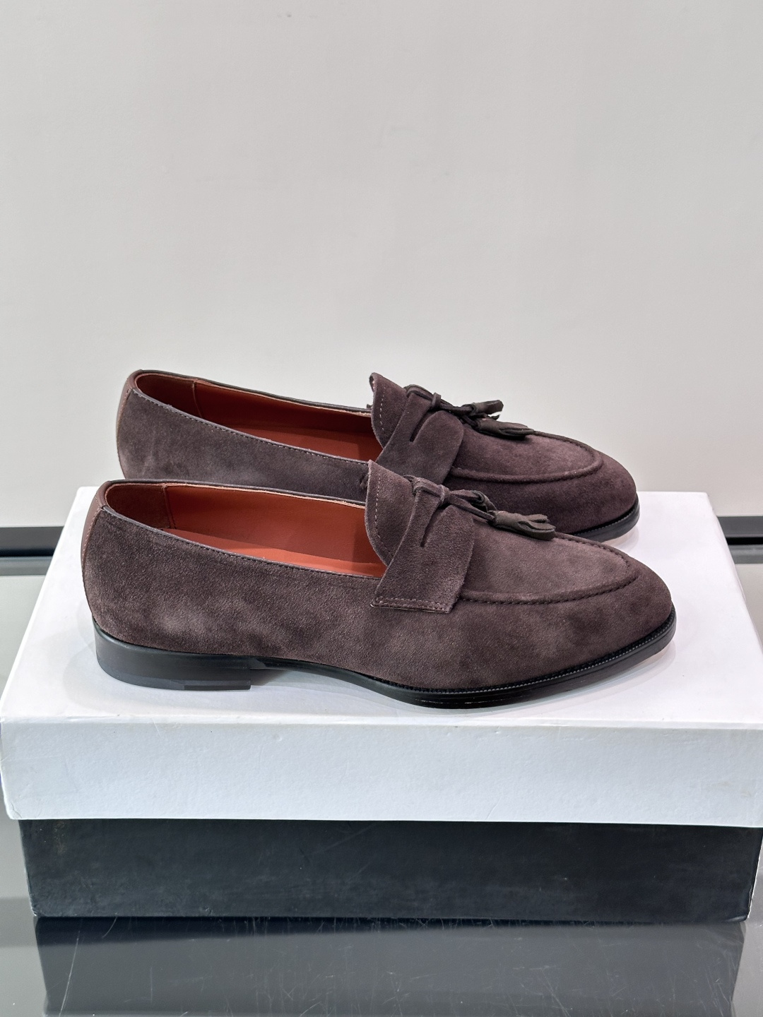 Berluti/布鲁提高端真皮大底正装皮鞋,采用进口牛皮鞋面 柔软有型,手工改色工艺,低调奢华气质,舒适透气版型,小牛皮 Berluti/布鲁提高端真皮大底正装皮鞋,采用进口牛皮鞋面 柔软有型,手工改色工艺,低调奢华气质,舒适透气版型,小牛皮