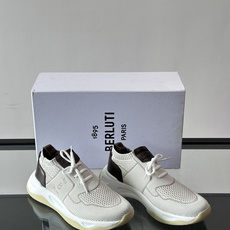 布鲁提 Berlut* Shadow男士运动鞋履 ,这双袜子鞋用轻盈且极富韧性的针织面料,高密度飞织制成,搭配招牌的小牛 布鲁提 Berlut* Shadow男士运动鞋履 ,这双袜子鞋用轻盈且极富韧性的针织面料,高密度飞织制成,搭配招牌的小牛