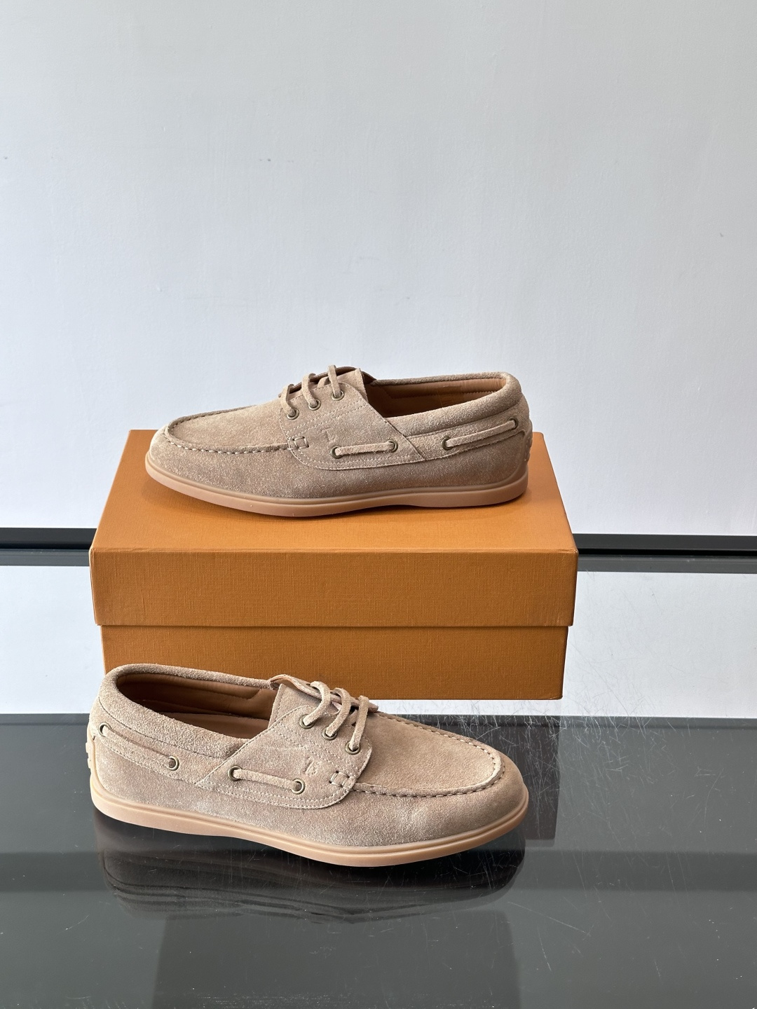 Tod's Taupe Suede Leather Classic Boat Shoes
精简商用标
