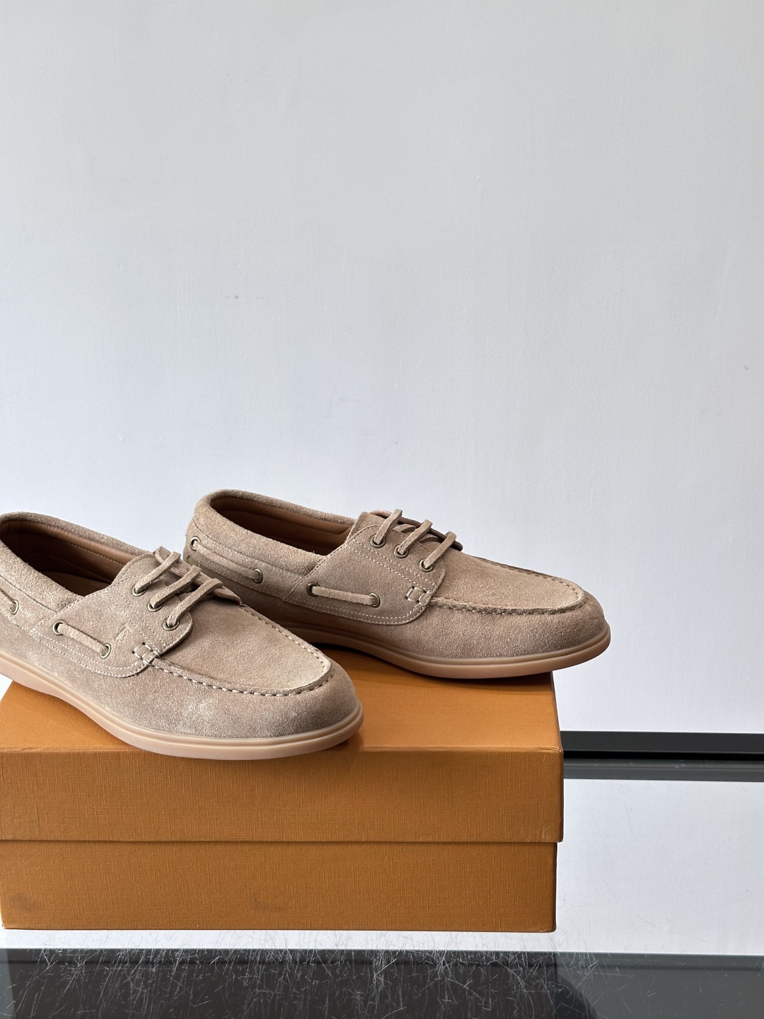Tod's Taupe Suede Leather Classic Boat Shoes
精简商用标