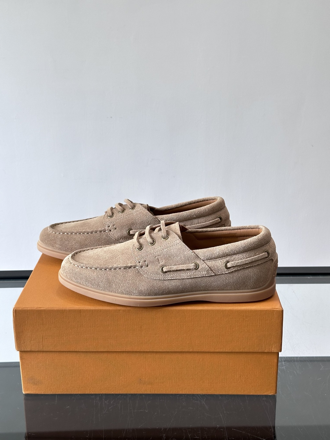 Tod's Taupe Suede Leather Classic Boat Shoes
精简商用标