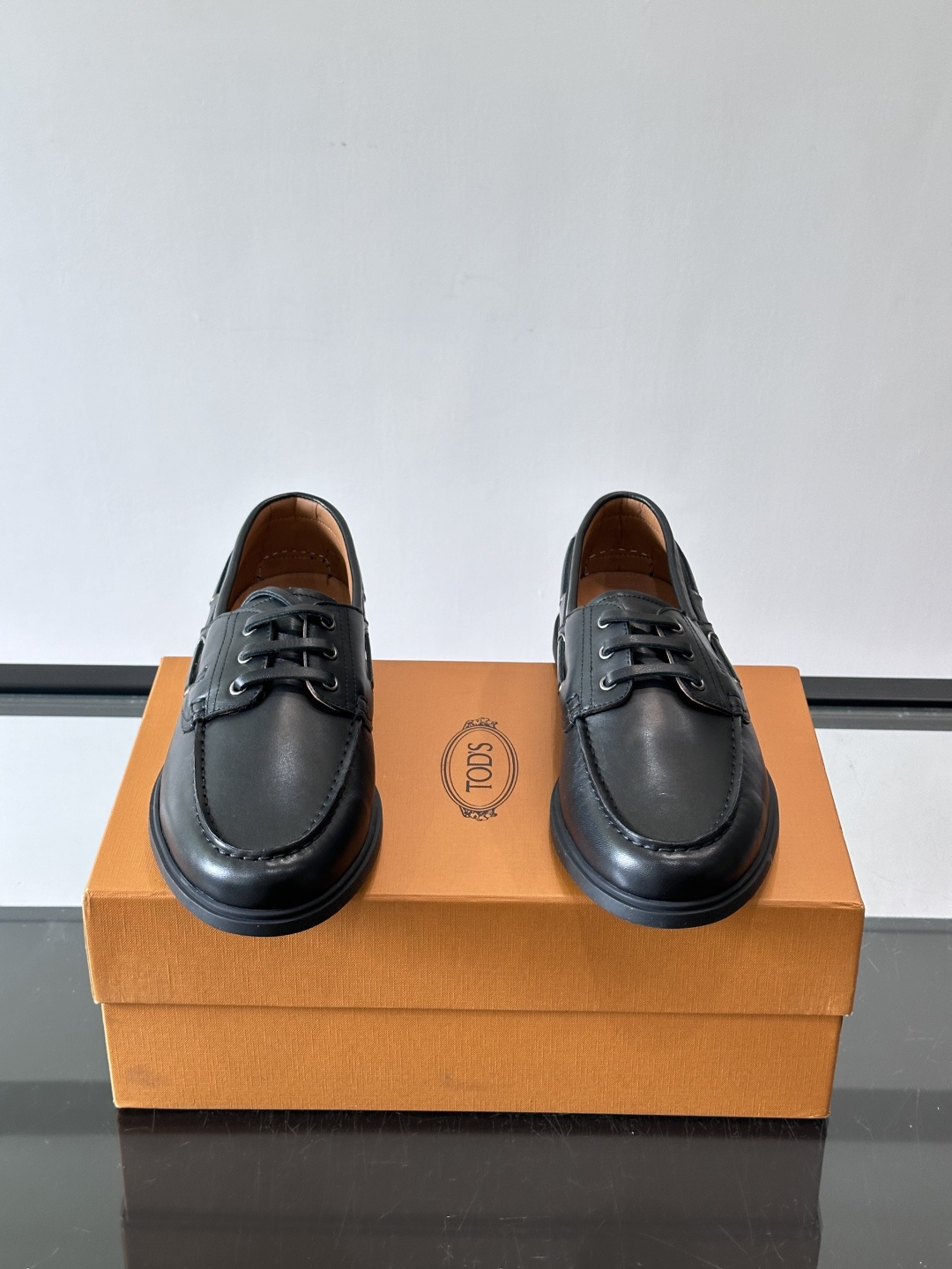 TOD’S/托德斯新款男士乐福休闲鞋,这款鞋选用皮革制成,橡胶大底尽显品牌元素,轻松提升日常造型。原版1:1开发,优雅低 TOD’S/托德斯新款男士乐福休闲鞋,这款鞋选用皮革制成,橡胶大底尽显品牌元素,轻松提升日常造型。原版1:1开发,优雅低
