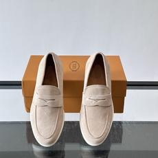 TOD’S/托德斯新款男士乐福休闲鞋,这款鞋选用皮革制成,橡胶大底尽显品牌元素,轻松提升日常造型。原版1:1开发,优雅低 TOD’S/托德斯新款男士乐福休闲鞋,这款鞋选用皮革制成,橡胶大底尽显品牌元素,轻松提升日常造型。原版1:1开发,优雅低