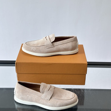 TOD’S/托德斯新款男士乐福休闲鞋,这款鞋选用皮革制成,橡胶大底尽显品牌元素,轻松提升日常造型。原版1:1开发,优雅低 TOD’S/托德斯新款男士乐福休闲鞋,这款鞋选用皮革制成,橡胶大底尽显品牌元素,轻松提升日常造型。原版1:1开发,优雅低