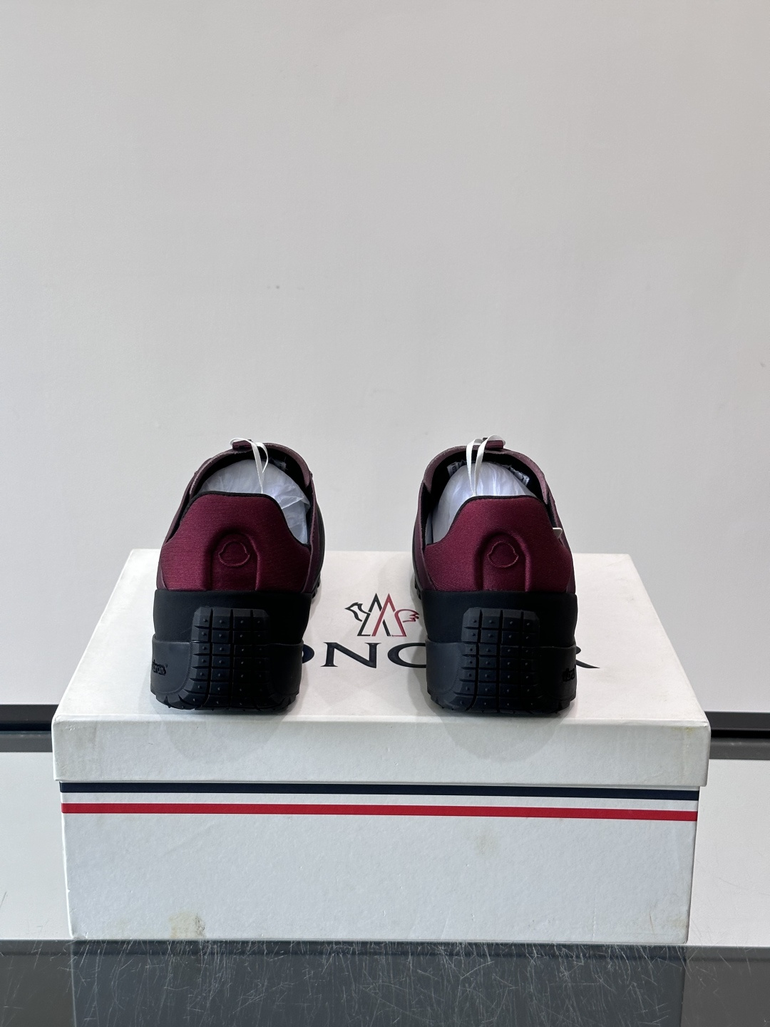 MONCLER蒙口TrailgriPLP男士牛皮革运动鞋👟这款TrailgriPLP男士运动鞋专为贴近户外而设计,将来自 MONCLER蒙口TrailgriPLP男士牛皮革运动鞋👟这款TrailgriPLP男士运动鞋专为贴近户外而设计,将来自