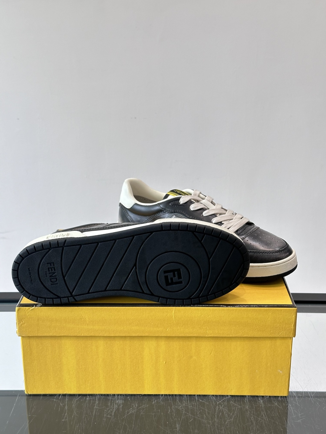FENDI Match  Leather FF Logo Low Top Sneakers