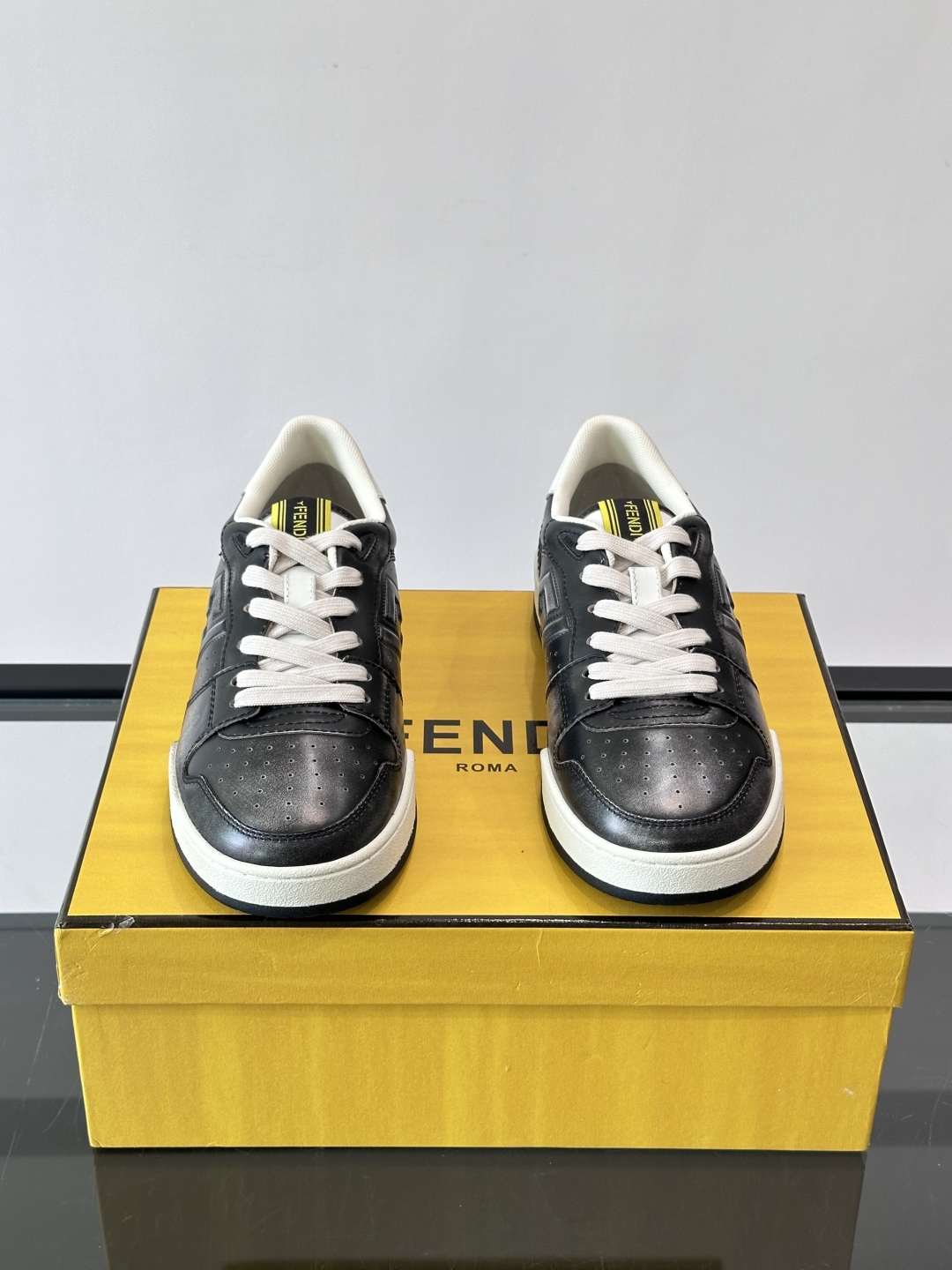 FENDI Match  Leather FF Logo Low Top Sneakers