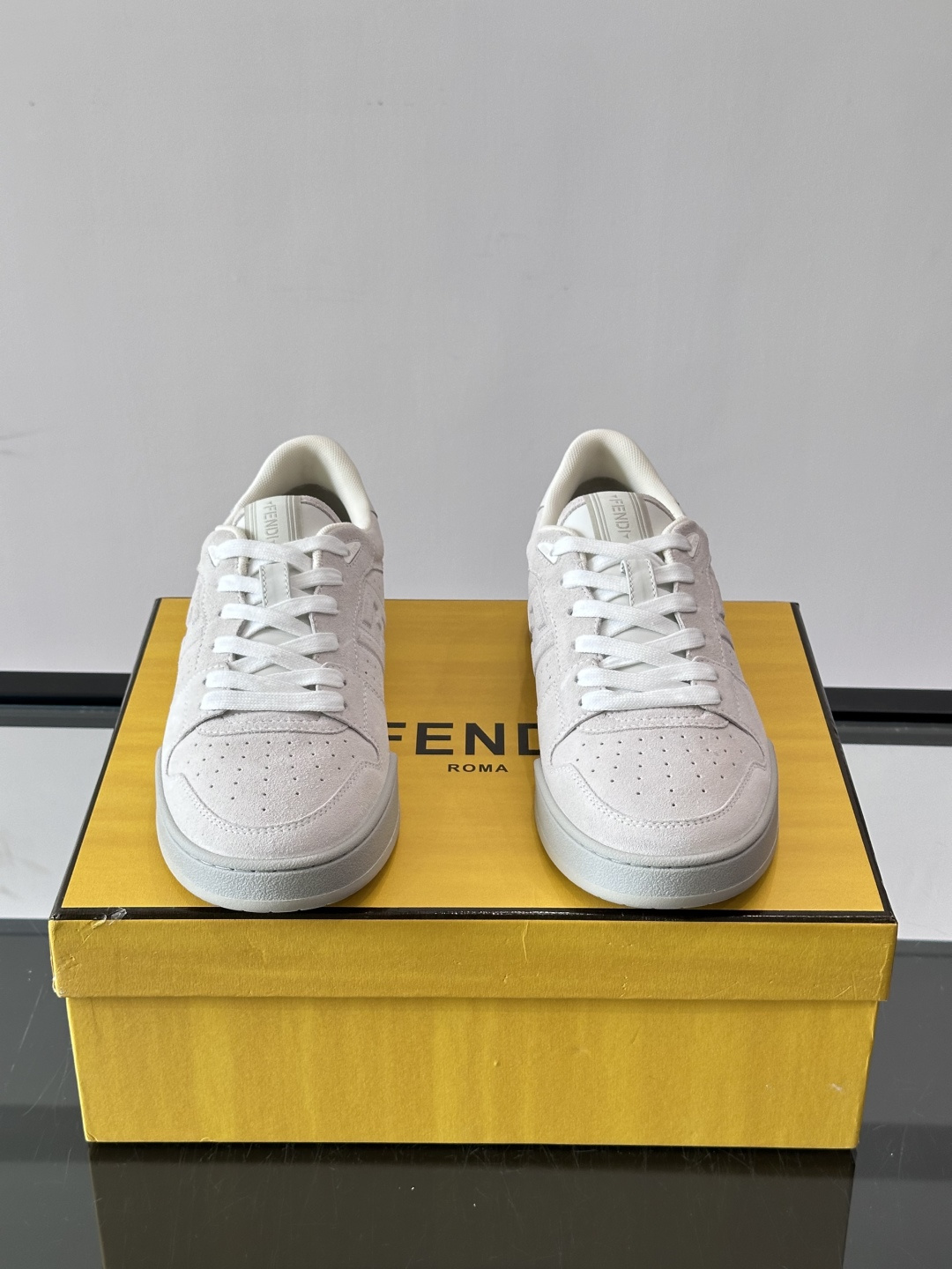 FENDI Match  Leather FF Logo Low Top Sneakers