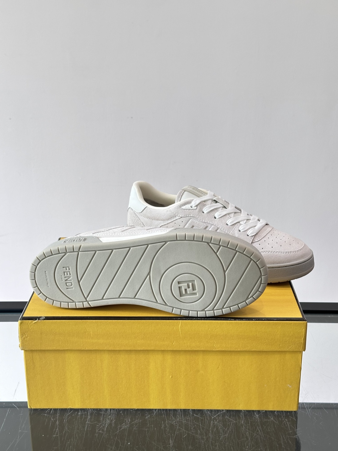 FENDI Match  Leather FF Logo Low Top Sneakers