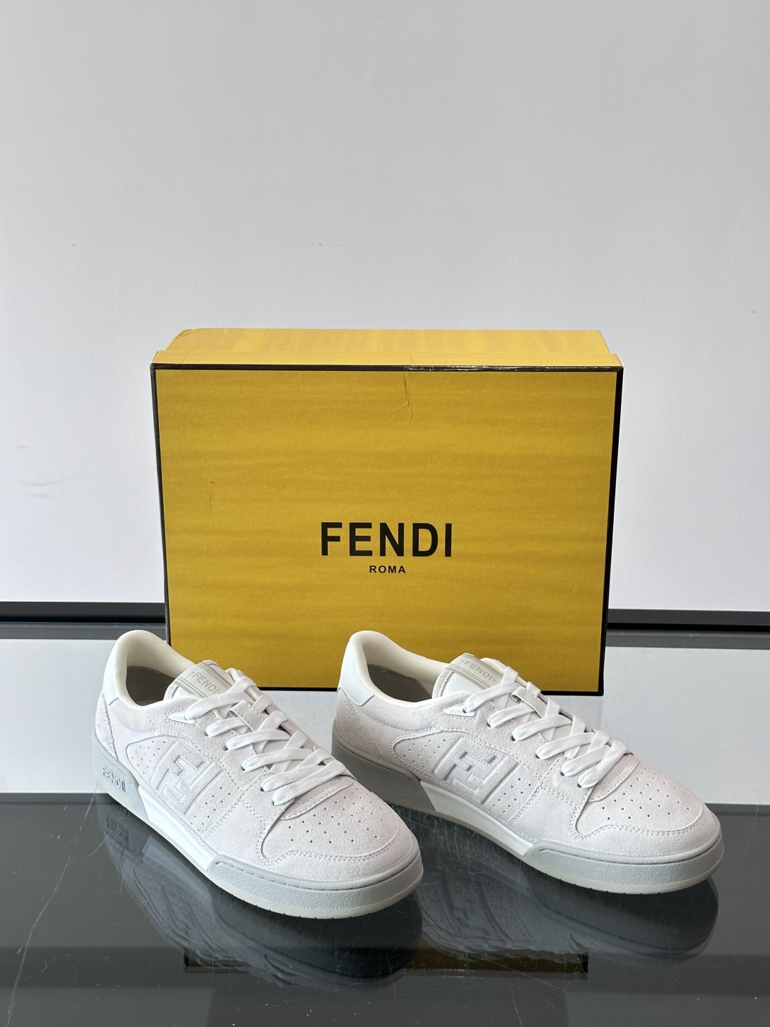 FENDI Match  Leather FF Logo Low Top Sneakers