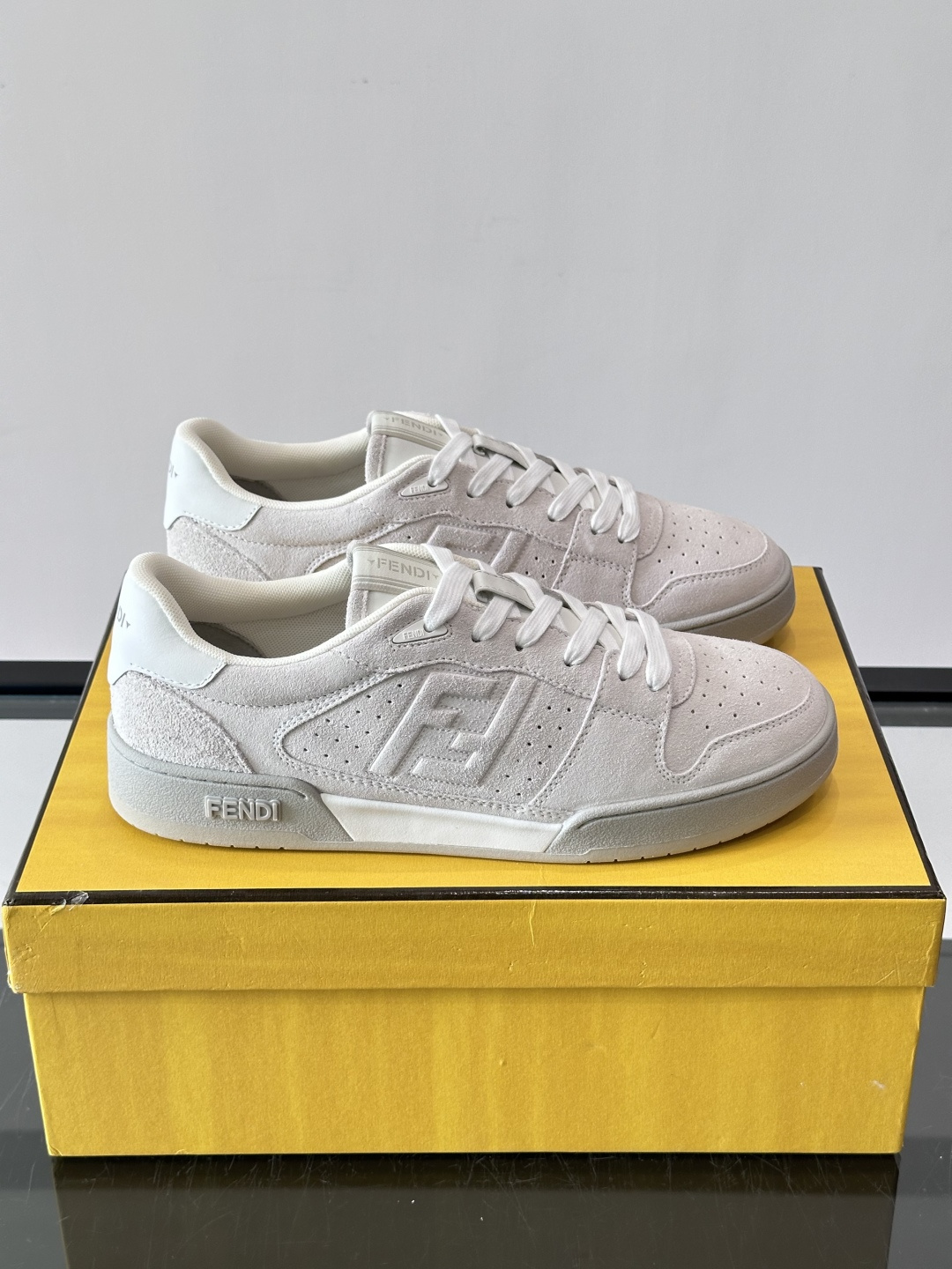 FENDI Match  Leather FF Logo Low Top Sneakers