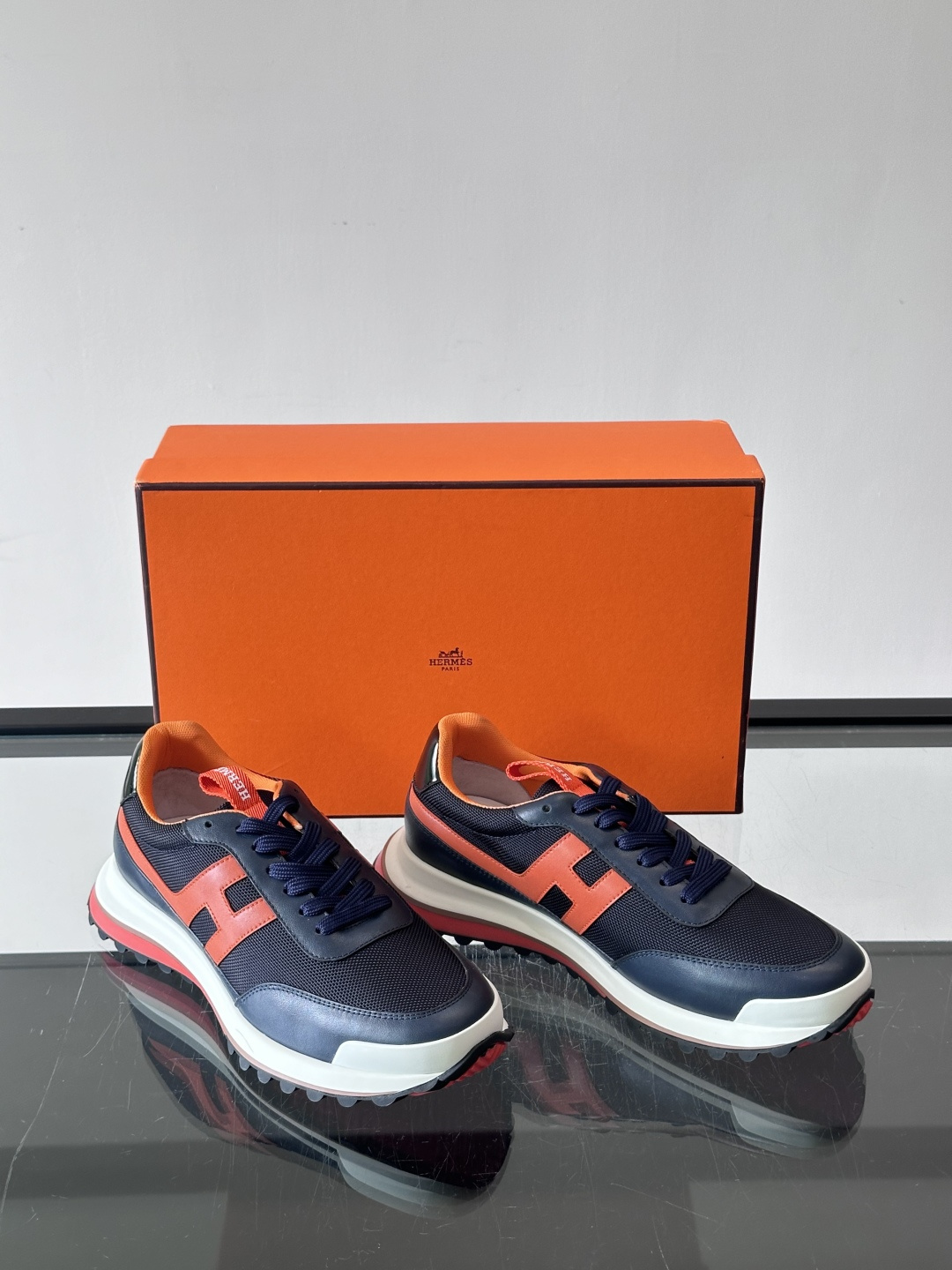 爱马仕厚底运动鞋 👟这款爱马仕厚底运动鞋采用进口头层牛皮+透气网面,质感高级又舒适。鞋头自然色橡胶嵌饰,橡胶鞋底有几 爱马仕厚底运动鞋 👟这款爱马仕厚底运动鞋采用进口头层牛皮+透气网面,质感高级又舒适。鞋头自然色橡胶嵌饰,橡胶鞋底有几