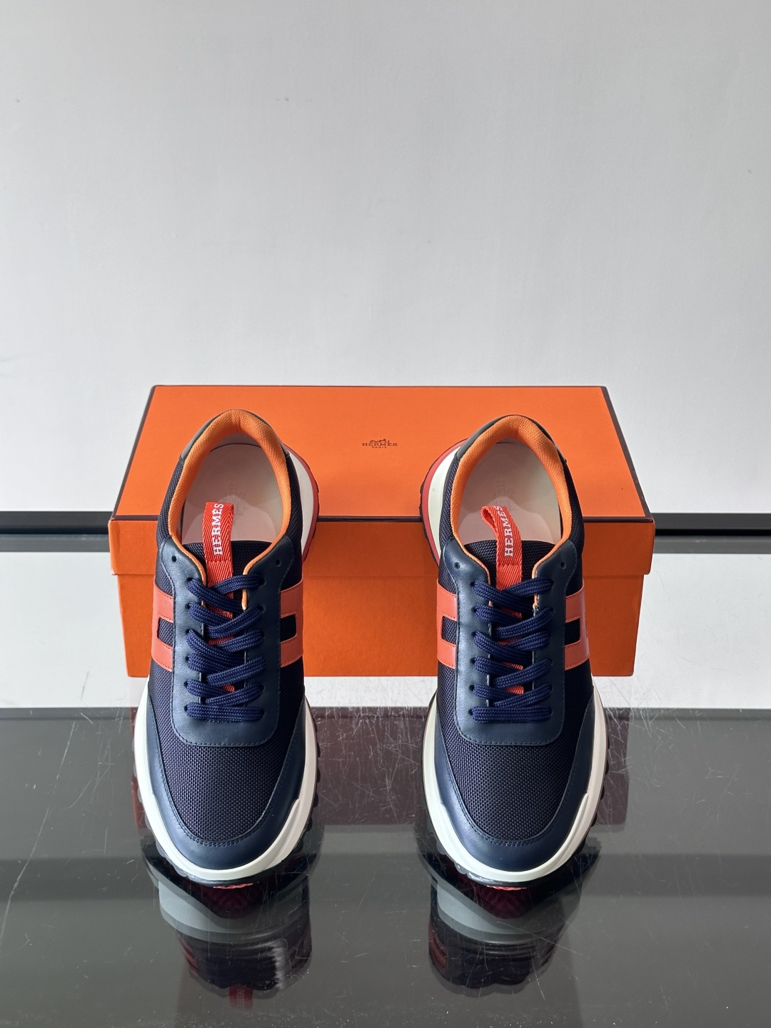 爱马仕厚底运动鞋 👟这款爱马仕厚底运动鞋采用进口头层牛皮+透气网面,质感高级又舒适。鞋头自然色橡胶嵌饰,橡胶鞋底有几 爱马仕厚底运动鞋 👟这款爱马仕厚底运动鞋采用进口头层牛皮+透气网面,质感高级又舒适。鞋头自然色橡胶嵌饰,橡胶鞋底有几