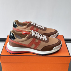 爱马仕厚底运动鞋 👟这款爱马仕厚底运动鞋采用进口头层牛皮+透气网面,质感高级又舒适。鞋头自然色橡胶嵌饰,橡胶鞋底有几 爱马仕厚底运动鞋 👟这款爱马仕厚底运动鞋采用进口头层牛皮+透气网面,质感高级又舒适。鞋头自然色橡胶嵌饰,橡胶鞋底有几
