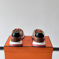 爱马仕厚底运动鞋 👟这款爱马仕厚底运动鞋采用进口头层牛皮+透气网面,质感高级又舒适。鞋头自然色橡胶嵌饰,橡胶鞋底有几 爱马仕厚底运动鞋 👟这款爱马仕厚底运动鞋采用进口头层牛皮+透气网面,质感高级又舒适。鞋头自然色橡胶嵌饰,橡胶鞋底有几