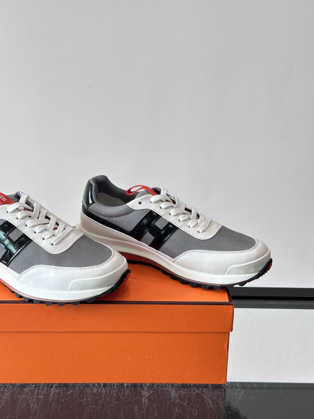 爱马仕厚底运动鞋 👟这款爱马仕厚底运动鞋采用进口头层牛皮+透气网面,质感高级又舒适。鞋头自然色橡胶嵌饰,橡胶鞋底有几 爱马仕厚底运动鞋 👟这款爱马仕厚底运动鞋采用进口头层牛皮+透气网面,质感高级又舒适。鞋头自然色橡胶嵌饰,橡胶鞋底有几
