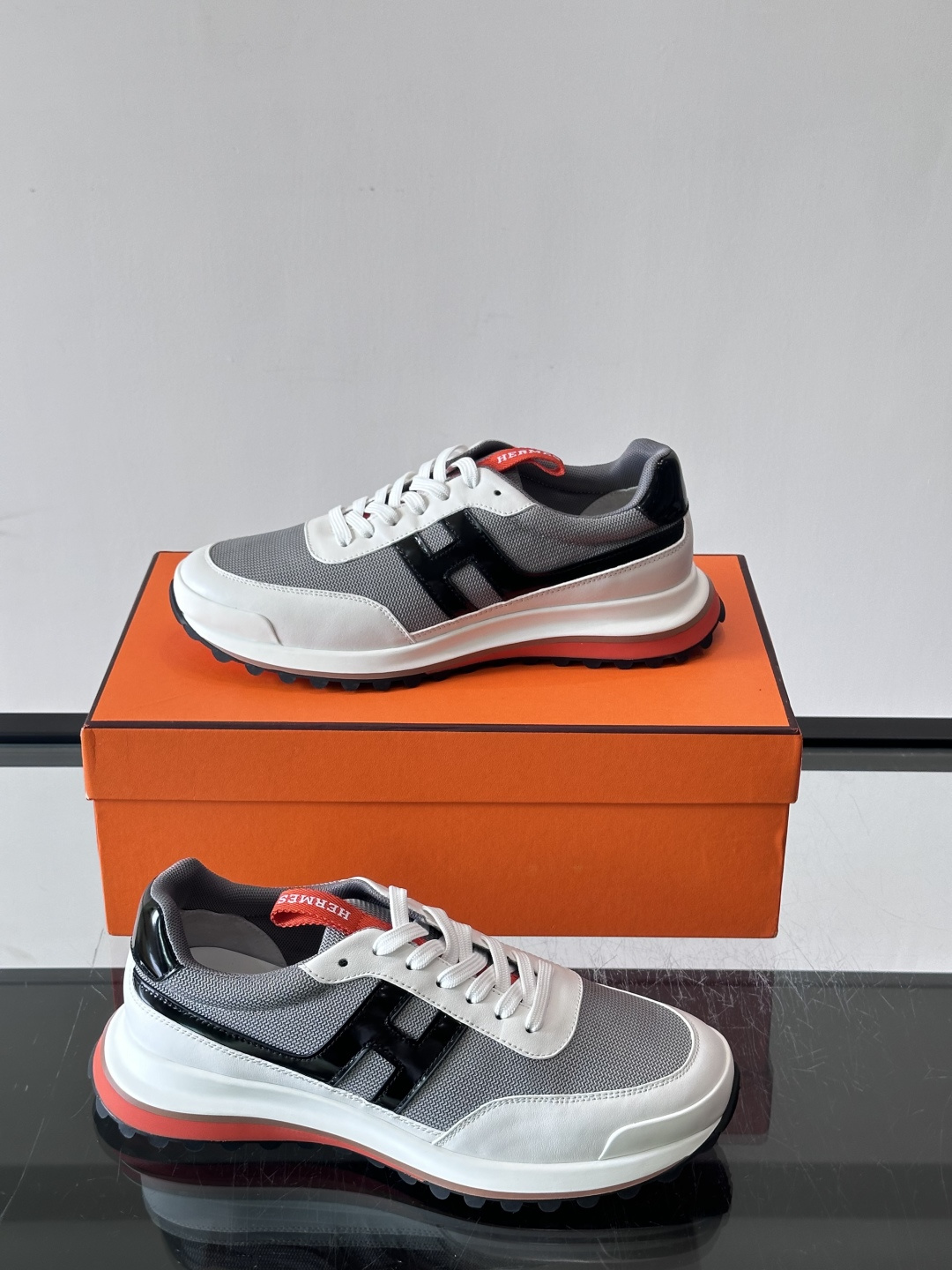 爱马仕厚底运动鞋 👟这款爱马仕厚底运动鞋采用进口头层牛皮+透气网面,质感高级又舒适。鞋头自然色橡胶嵌饰,橡胶鞋底有几 爱马仕厚底运动鞋 👟这款爱马仕厚底运动鞋采用进口头层牛皮+透气网面,质感高级又舒适。鞋头自然色橡胶嵌饰,橡胶鞋底有几