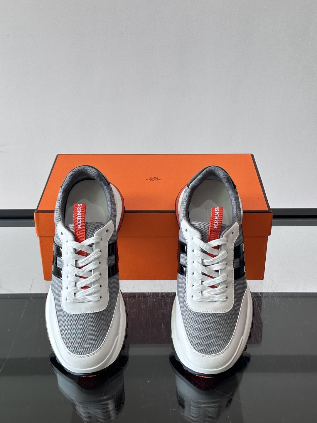 爱马仕厚底运动鞋 👟这款爱马仕厚底运动鞋采用进口头层牛皮+透气网面,质感高级又舒适。鞋头自然色橡胶嵌饰,橡胶鞋底有几 爱马仕厚底运动鞋 👟这款爱马仕厚底运动鞋采用进口头层牛皮+透气网面,质感高级又舒适。鞋头自然色橡胶嵌饰,橡胶鞋底有几