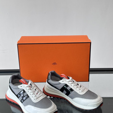 爱马仕厚底运动鞋 👟这款爱马仕厚底运动鞋采用进口头层牛皮+透气网面,质感高级又舒适。鞋头自然色橡胶嵌饰,橡胶鞋底有几 爱马仕厚底运动鞋 👟这款爱马仕厚底运动鞋采用进口头层牛皮+透气网面,质感高级又舒适。鞋头自然色橡胶嵌饰,橡胶鞋底有几