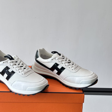 爱马仕厚底运动鞋 👟这款爱马仕厚底运动鞋采用进口头层牛皮+透气网面,质感高级又舒适。鞋头自然色橡胶嵌饰,橡胶鞋底有几 爱马仕厚底运动鞋 👟这款爱马仕厚底运动鞋采用进口头层牛皮+透气网面,质感高级又舒适。鞋头自然色橡胶嵌饰,橡胶鞋底有几