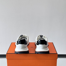 爱马仕厚底运动鞋 👟这款爱马仕厚底运动鞋采用进口头层牛皮+透气网面,质感高级又舒适。鞋头自然色橡胶嵌饰,橡胶鞋底有几 爱马仕厚底运动鞋 👟这款爱马仕厚底运动鞋采用进口头层牛皮+透气网面,质感高级又舒适。鞋头自然色橡胶嵌饰,橡胶鞋底有几