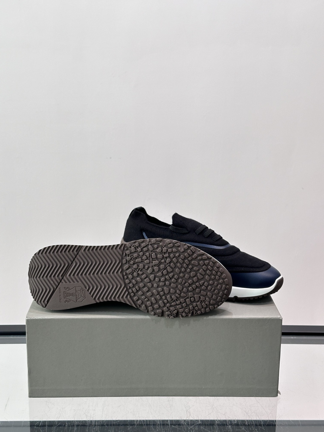 Brunello Cucinelli 新款拼色运动板男鞋 此款运动鞋面料采用进口飞织,春夏穿着舒适透气,这个夏天必备单品 Brunello Cucinelli 新款拼色运动板男鞋 此款运动鞋面料采用进口飞织,春夏穿着舒适透气,这个夏天必备单品