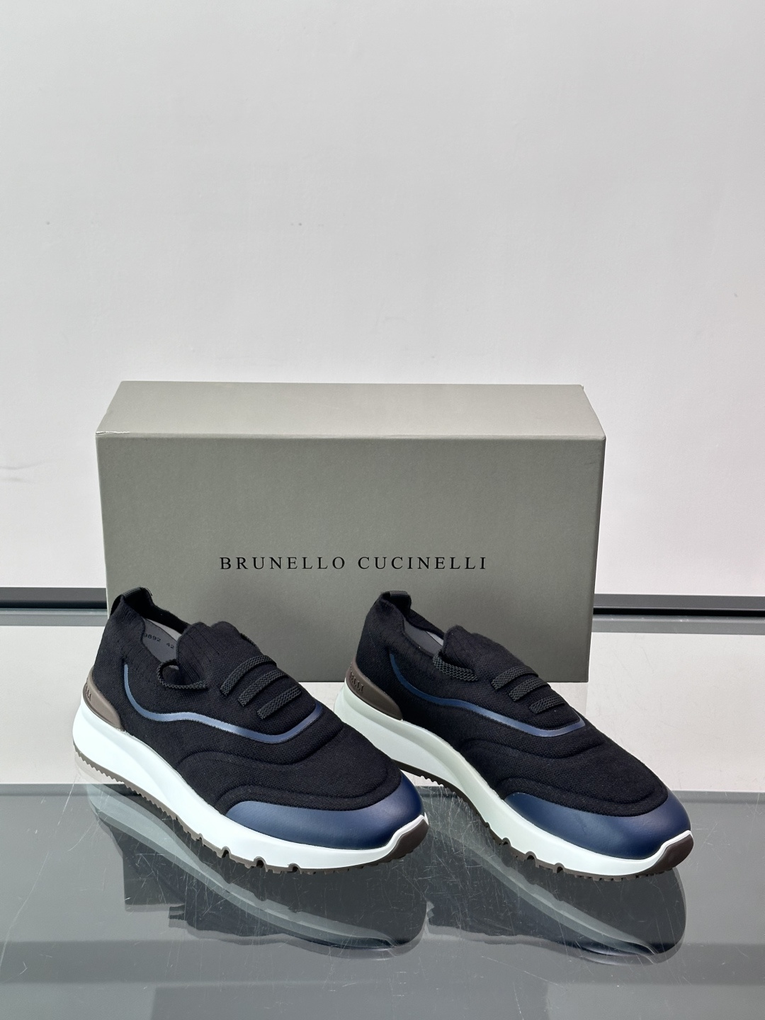 Brunello Cucinelli 新款拼色运动板男鞋 此款运动鞋面料采用进口飞织,春夏穿着舒适透气,这个夏天必备单品 Brunello Cucinelli 新款拼色运动板男鞋 此款运动鞋面料采用进口飞织,春夏穿着舒适透气,这个夏天必备单品