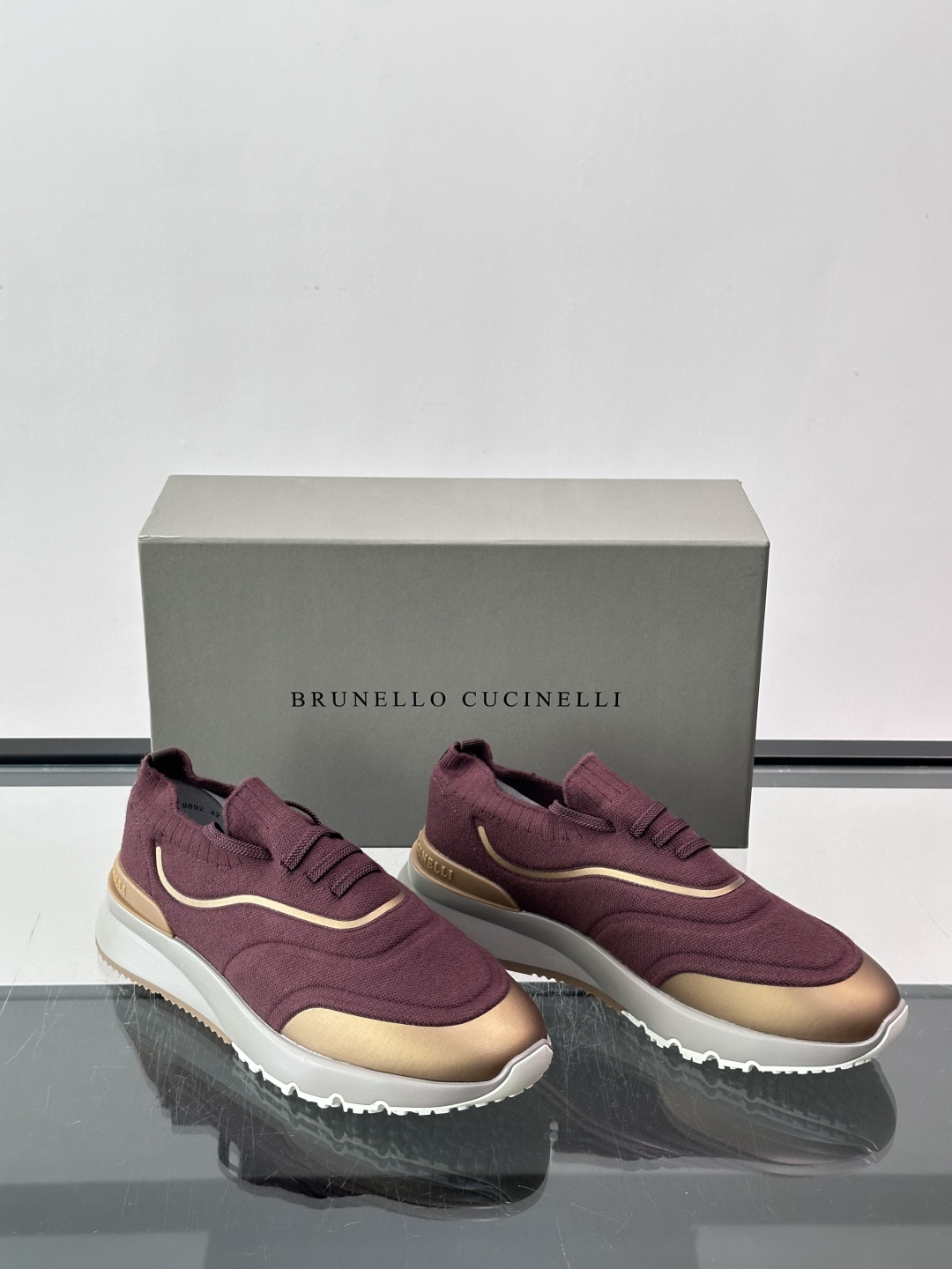 Brunello Cucinelli 新款拼色运动板男鞋 此款运动鞋面料采用进口飞织,春夏穿着舒适透气,这个夏天必备单品 Brunello Cucinelli 新款拼色运动板男鞋 此款运动鞋面料采用进口飞织,春夏穿着舒适透气,这个夏天必备单品