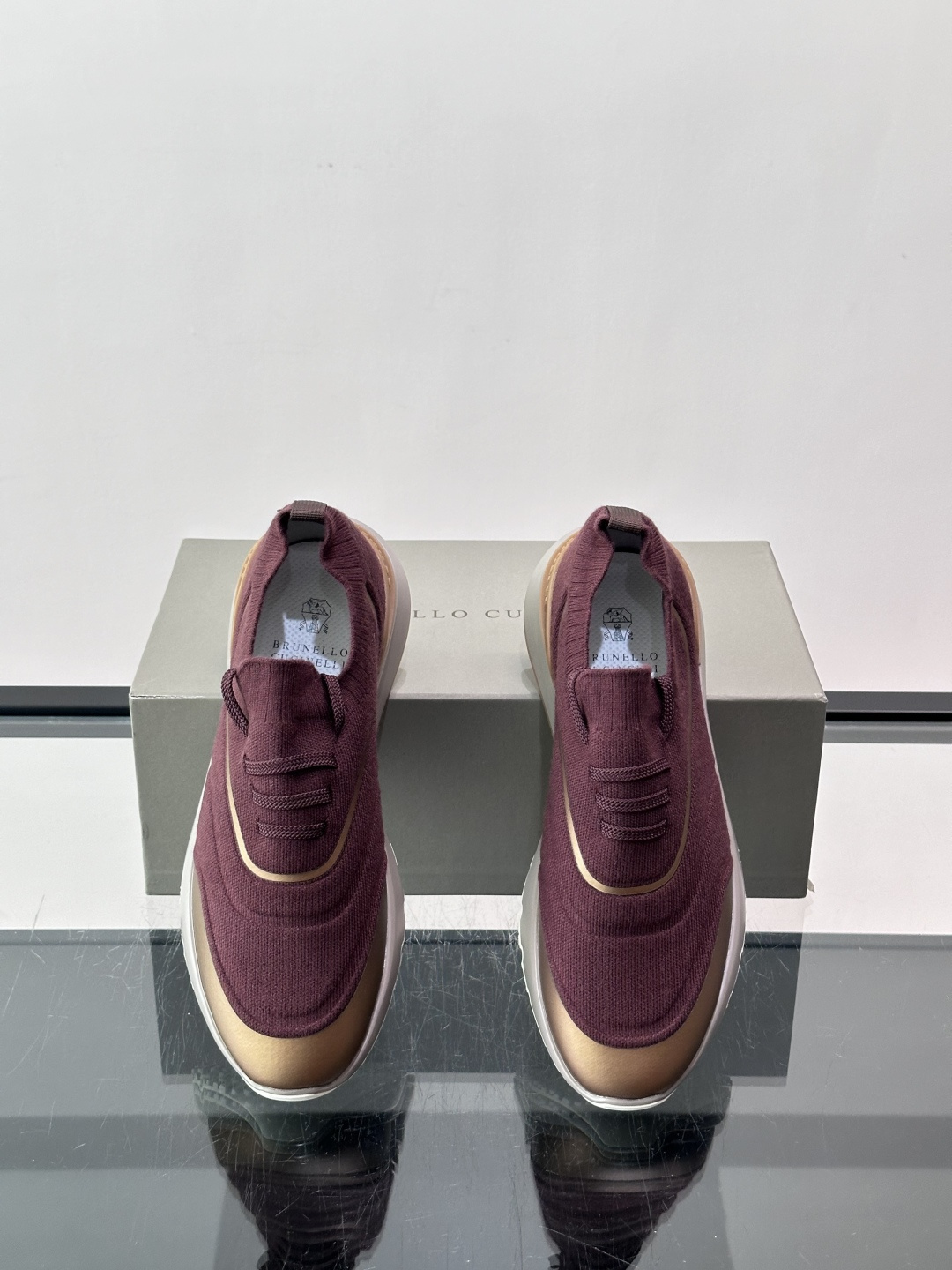 Brunello Cucinelli 新款拼色运动板男鞋 此款运动鞋面料采用进口飞织,春夏穿着舒适透气,这个夏天必备单品 Brunello Cucinelli 新款拼色运动板男鞋 此款运动鞋面料采用进口飞织,春夏穿着舒适透气,这个夏天必备单品