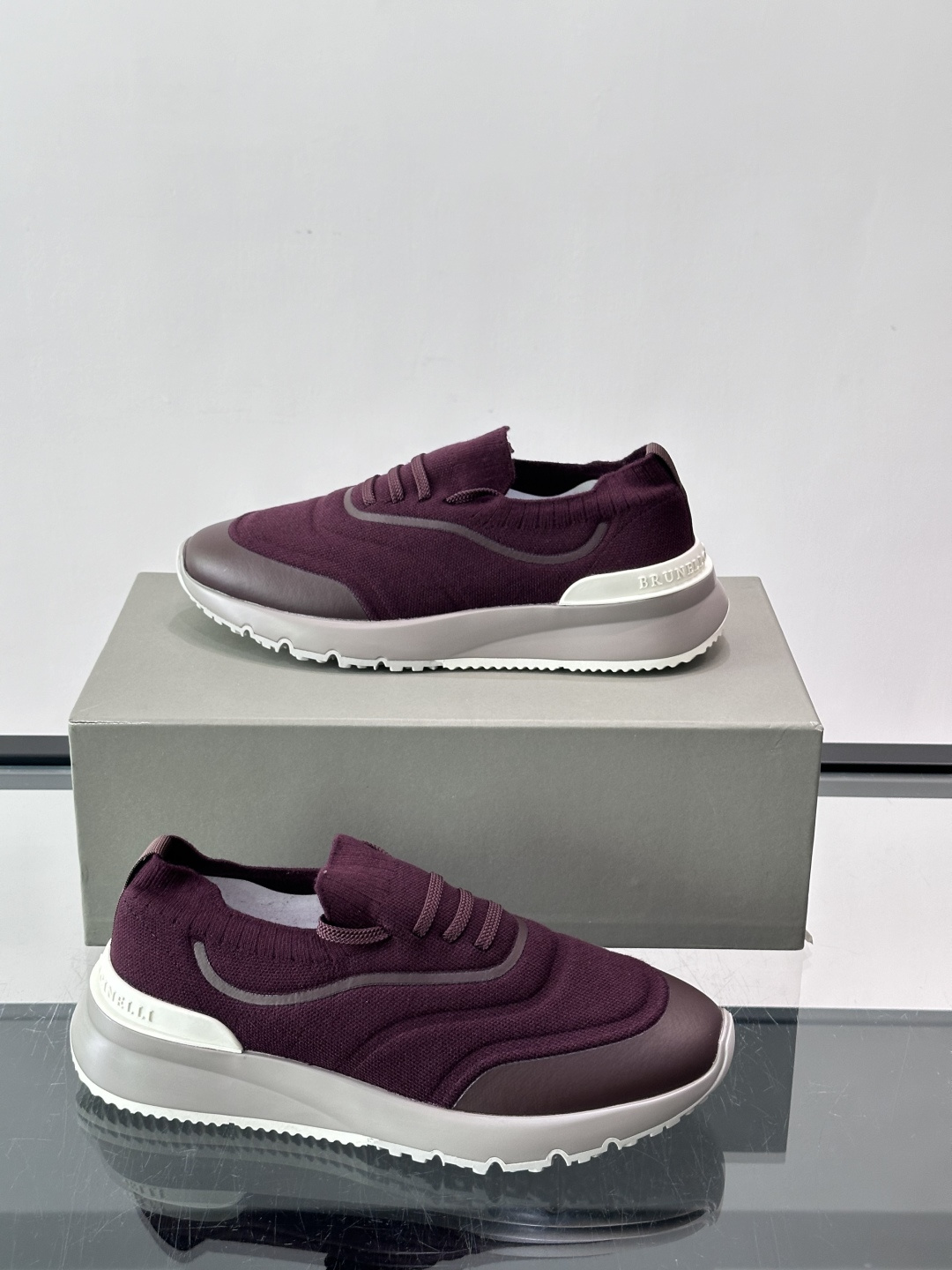 Brunello Cucinelli 新款拼色运动板男鞋 此款运动鞋面料采用进口飞织,春夏穿着舒适透气,这个夏天必备单品 Brunello Cucinelli 新款拼色运动板男鞋 此款运动鞋面料采用进口飞织,春夏穿着舒适透气,这个夏天必备单品