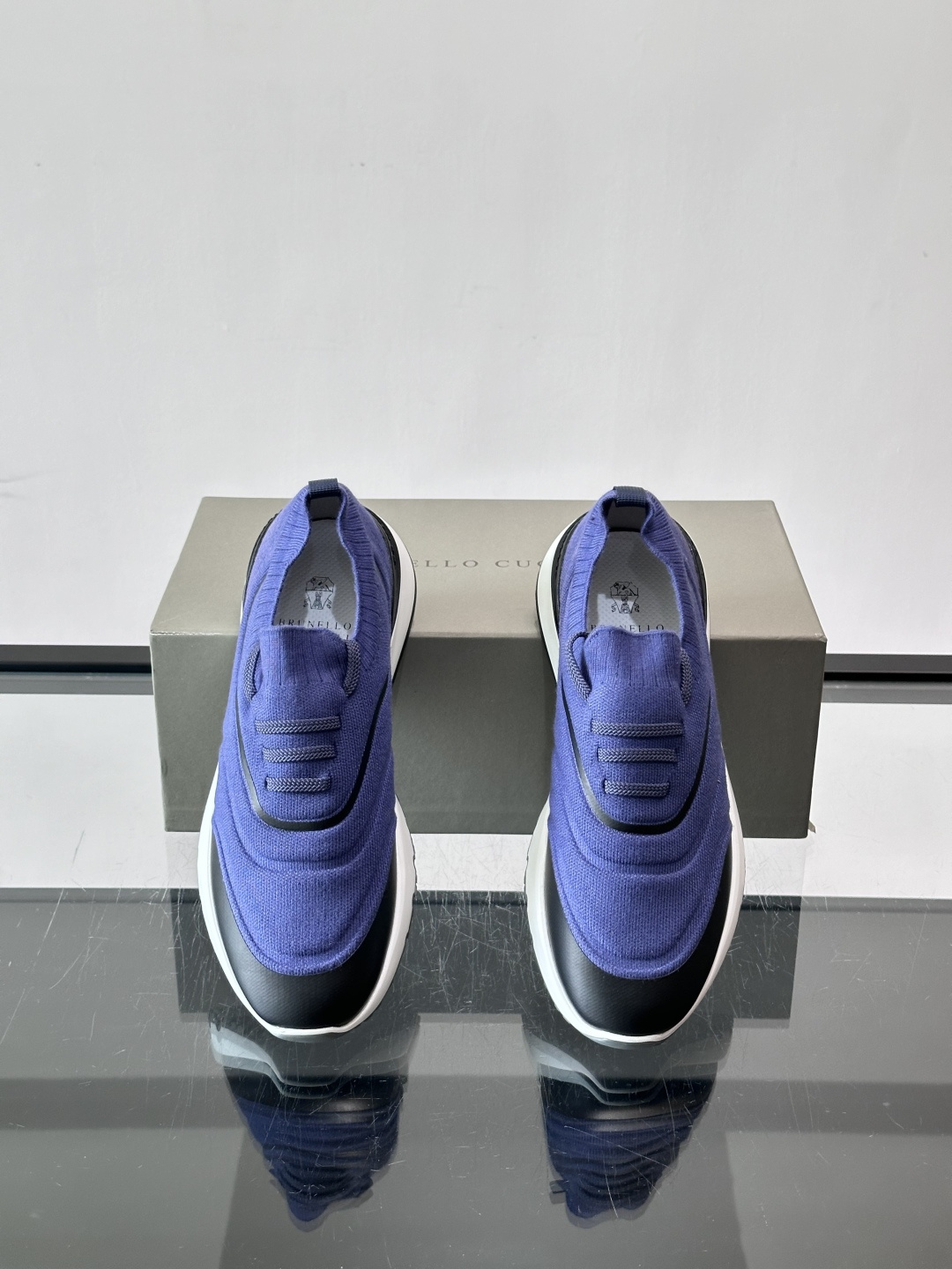 Brunello Cucinelli 新款拼色运动板男鞋 此款运动鞋面料采用进口飞织，春夏穿着舒适透气，这个夏天必备单品