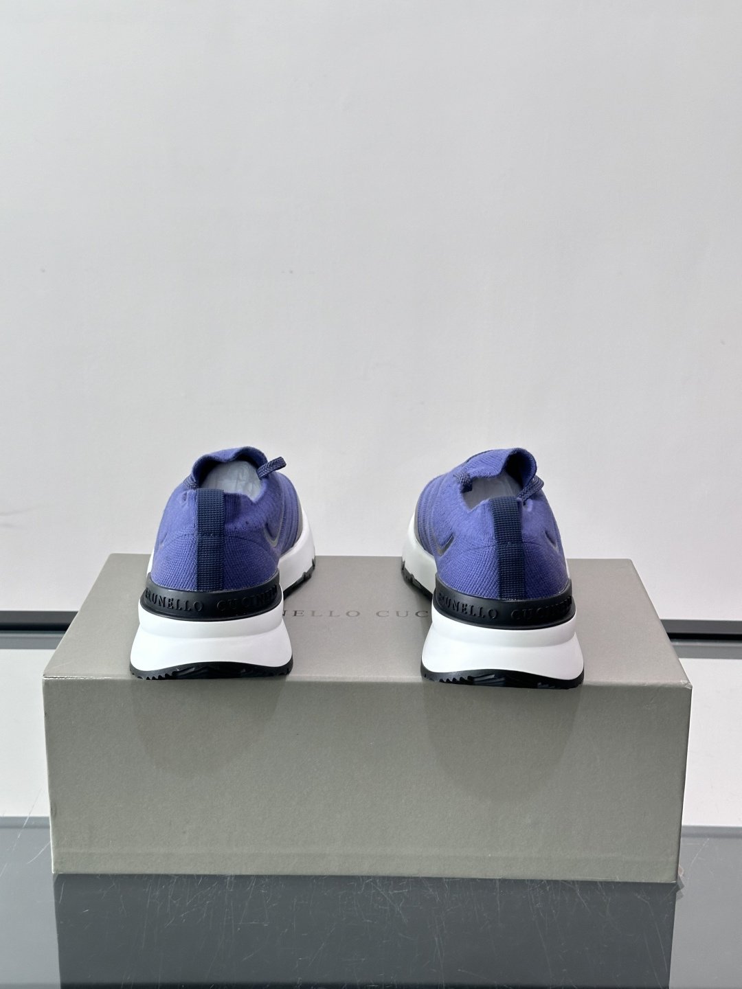 Brunello Cucinelli 新款拼色运动板男鞋 此款运动鞋面料采用进口飞织，春夏穿着舒适透气，这个夏天必备单品