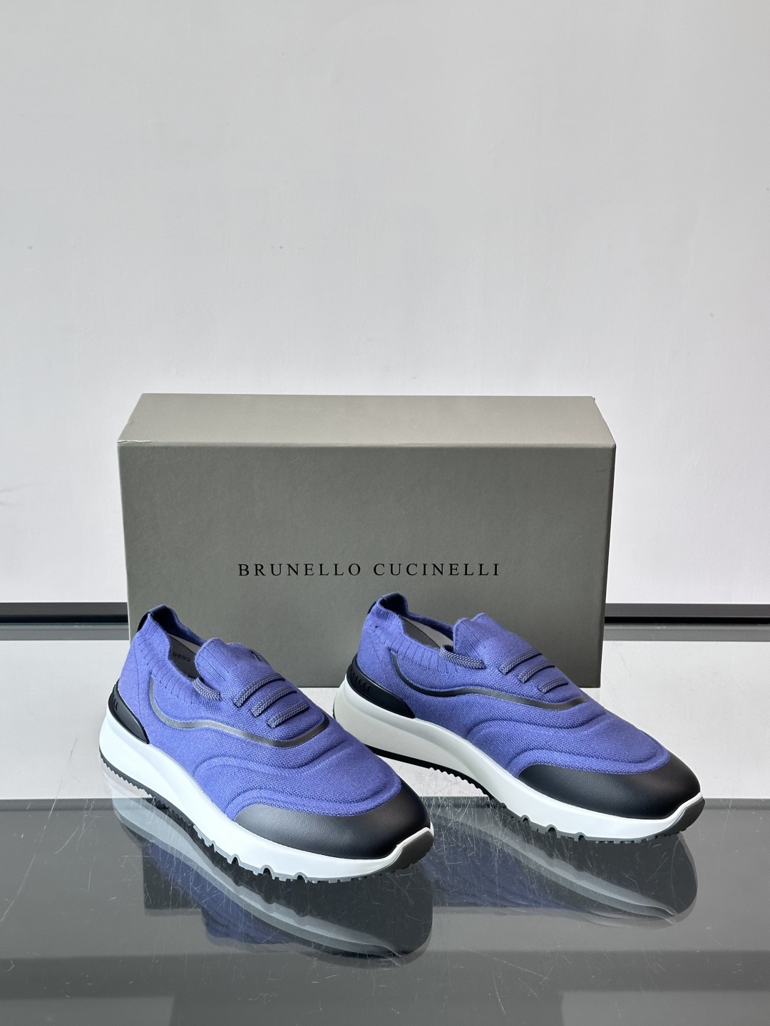 Brunello Cucinelli 新款拼色运动板男鞋 此款运动鞋面料采用进口飞织，春夏穿着舒适透气，这个夏天必备单品