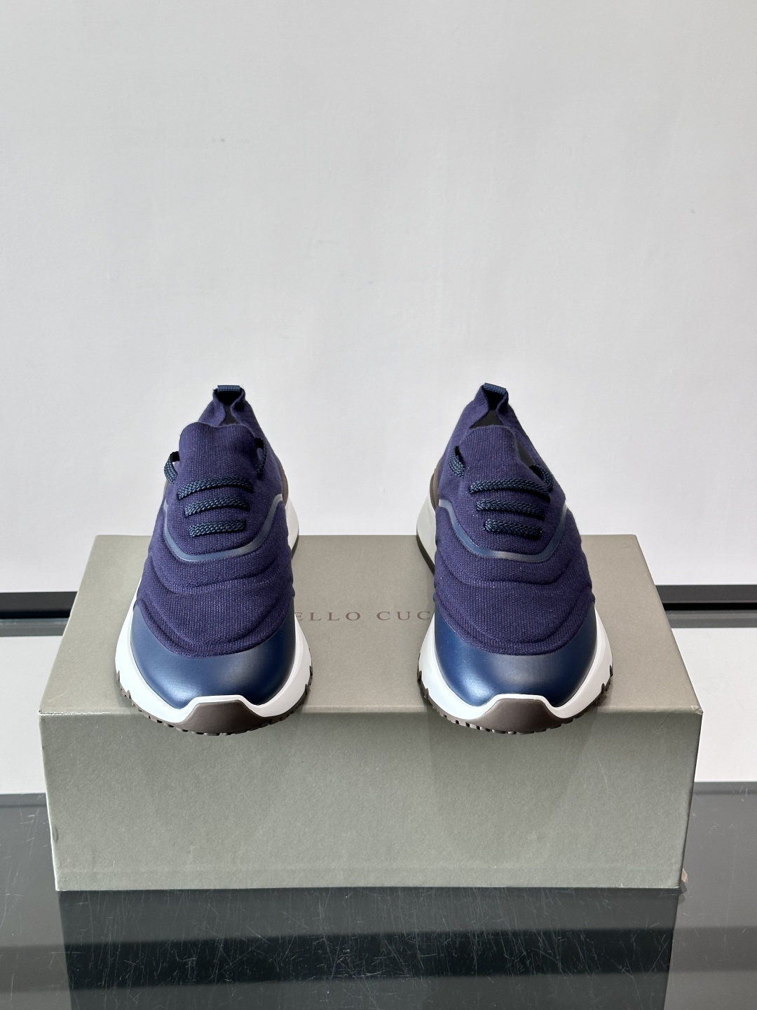 Brunello Cucinelli 新款拼色运动板男鞋 此款运动鞋面料采用进口飞织，春夏穿着舒适透气，这个夏天必备单品