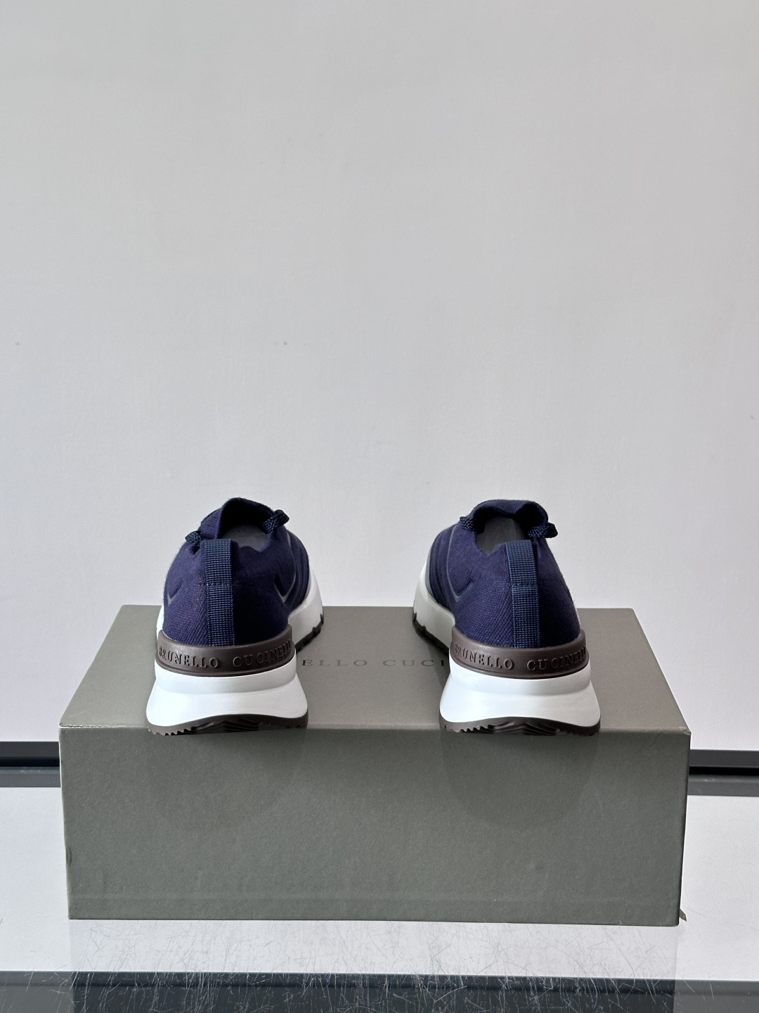 Brunello Cucinelli 新款拼色运动板男鞋 此款运动鞋面料采用进口飞织，春夏穿着舒适透气，这个夏天必备单品