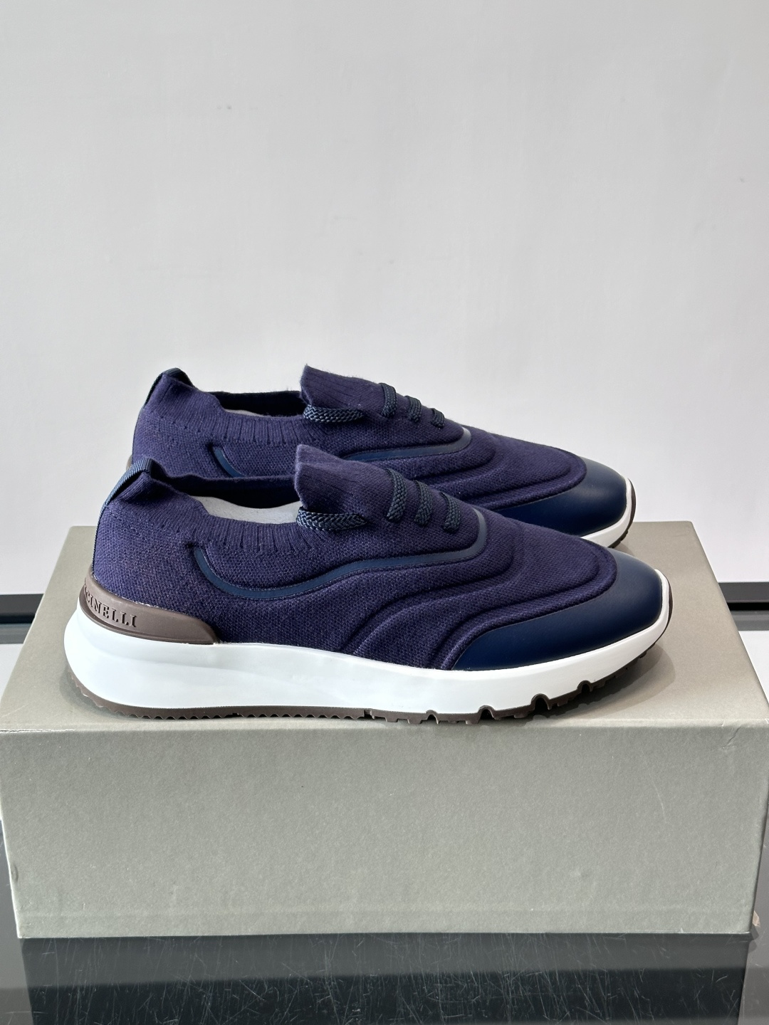 Brunello Cucinelli 新款拼色运动板男鞋 此款运动鞋面料采用进口飞织,春夏穿着舒适透气,这个夏天必备单品 Brunello Cucinelli 新款拼色运动板男鞋 此款运动鞋面料采用进口飞织,春夏穿着舒适透气,这个夏天必备单品