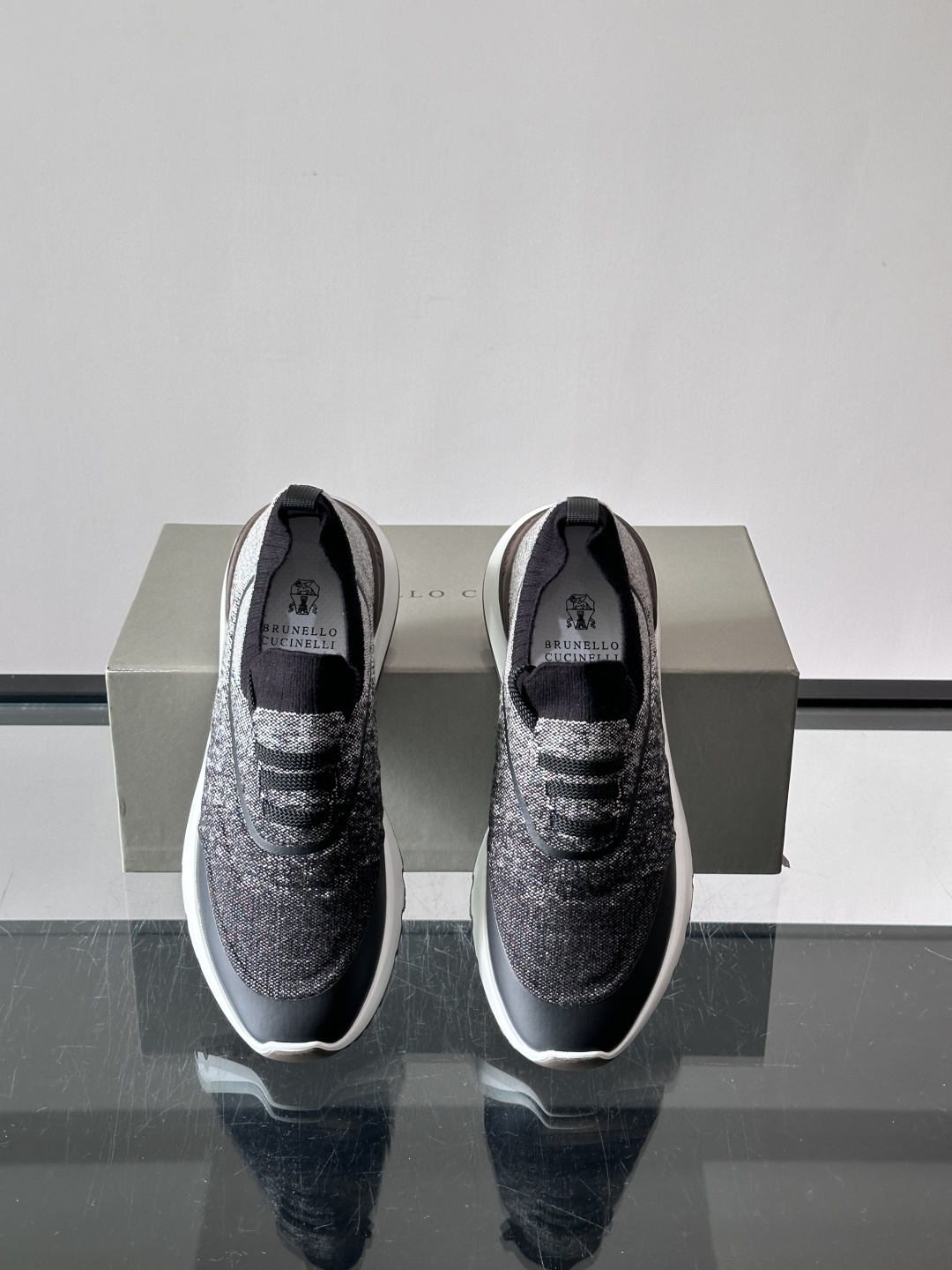 Brunello Cucinelli 新款拼色运动板男鞋 此款运动鞋面料采用进口飞织,春夏穿着舒适透气,这个夏天必备单品 Brunello Cucinelli 新款拼色运动板男鞋 此款运动鞋面料采用进口飞织,春夏穿着舒适透气,这个夏天必备单品