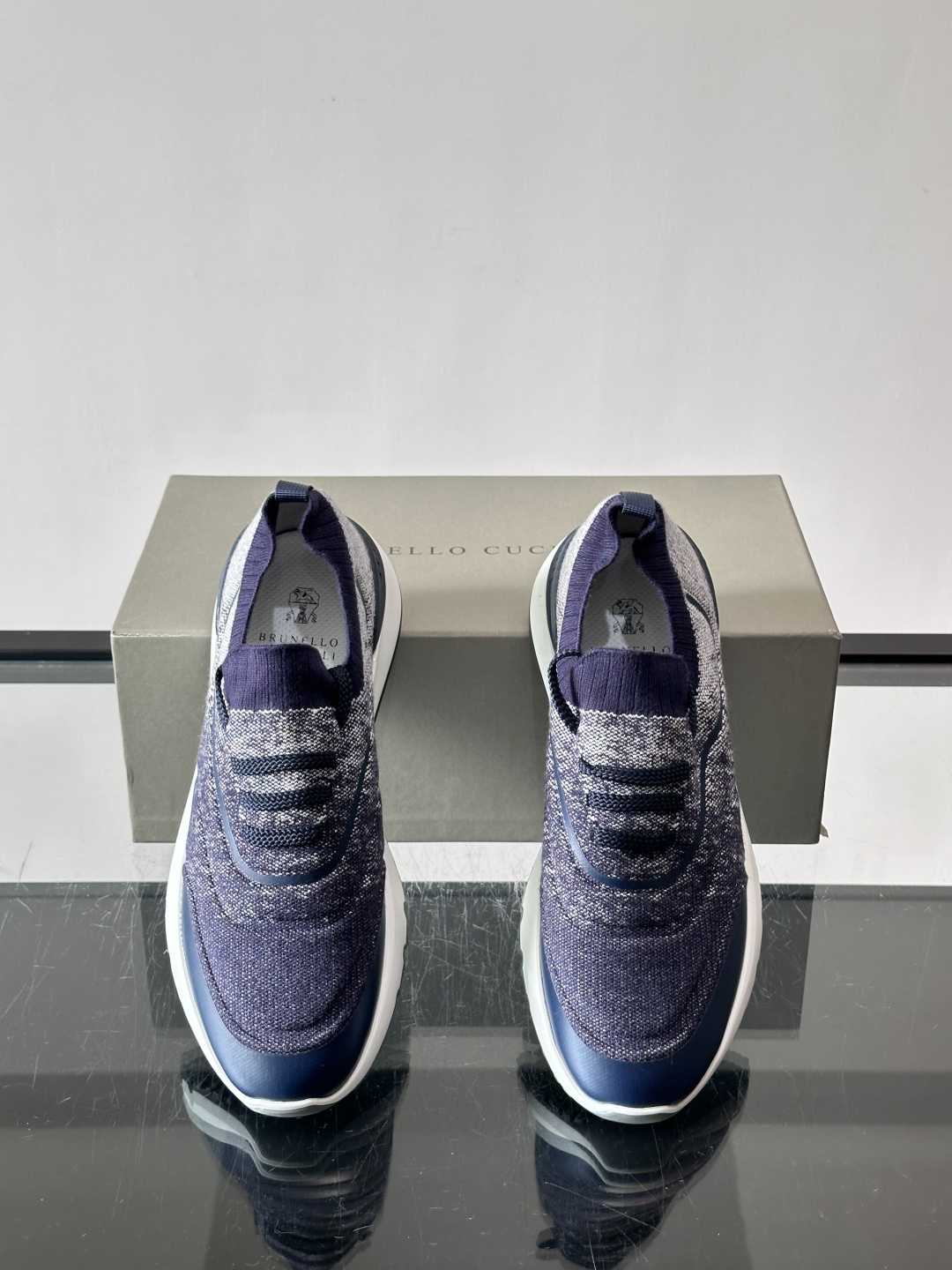 Brunello Cucinelli 新款拼色运动板男鞋 此款运动鞋面料采用进口飞织,春夏穿着舒适透气,这个夏天必备单品 Brunello Cucinelli 新款拼色运动板男鞋 此款运动鞋面料采用进口飞织,春夏穿着舒适透气,这个夏天必备单品