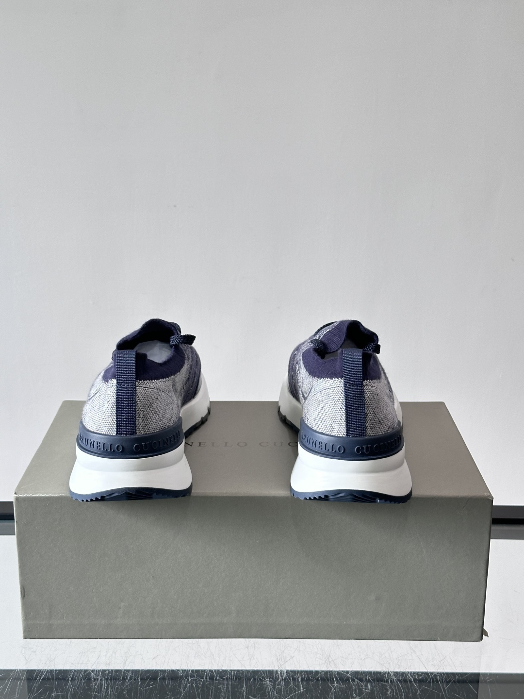 Brunello Cucinelli 新款拼色运动板男鞋 此款运动鞋面料采用进口飞织,春夏穿着舒适透气,这个夏天必备单品 Brunello Cucinelli 新款拼色运动板男鞋 此款运动鞋面料采用进口飞织,春夏穿着舒适透气,这个夏天必备单品