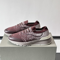Brunello Cucinelli 新款拼色运动板男鞋 此款运动鞋面料采用进口飞织,春夏穿着舒适透气,这个夏天必备单品 Brunello Cucinelli 新款拼色运动板男鞋 此款运动鞋面料采用进口飞织,春夏穿着舒适透气,这个夏天必备单品