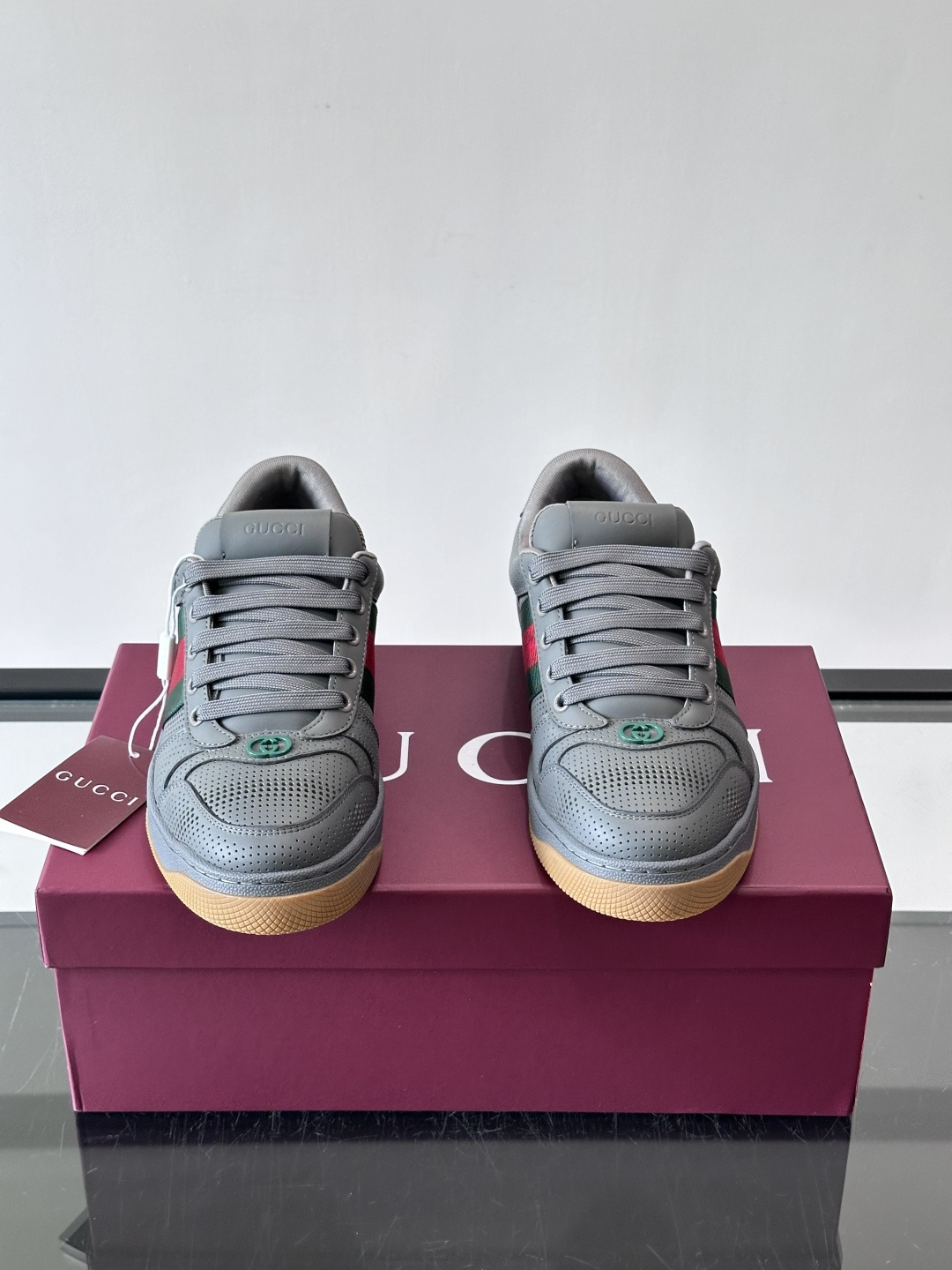 Gu～i🆕低帮运动鞋系列®复古小脏鞋〰️🔜这款运动鞋以70年代经典运动鞋为灵感原型🔸复古学院风款式与融入怀旧运动服风格的